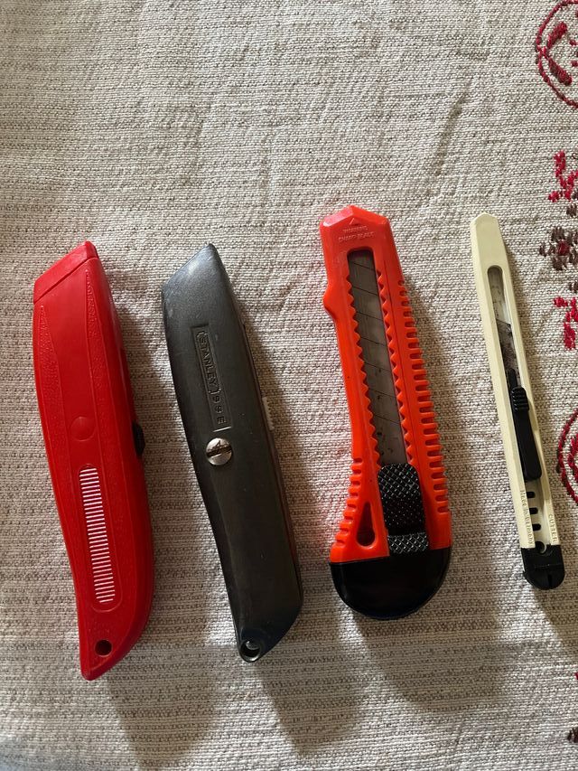 Lotto quattro taglierini