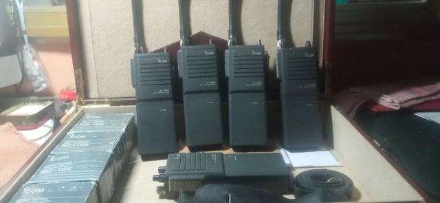 Walkis talkies  icom