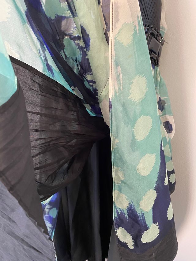 Vestido largo de fiesta de Zara Woman con piedras