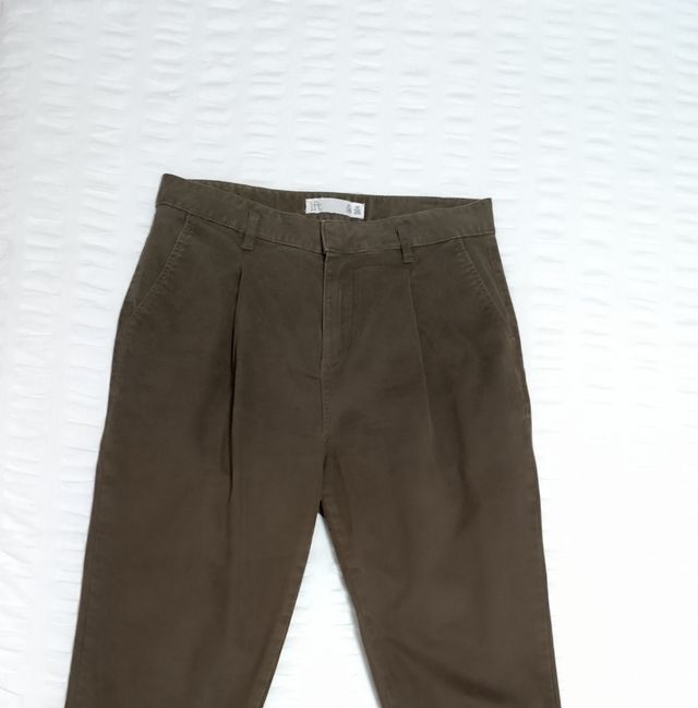 Pantalón chino verde militar
