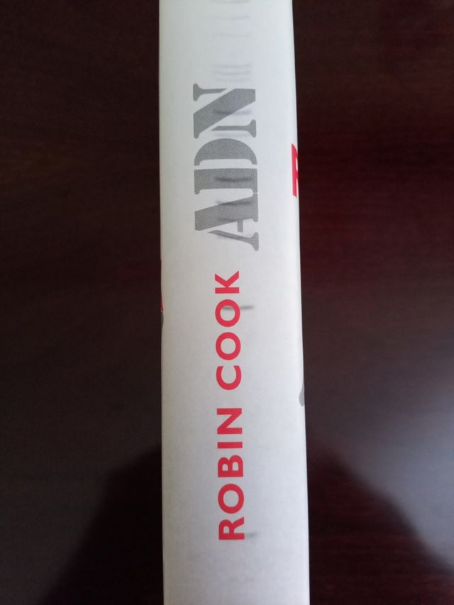 Libro ADN de Robin Cook