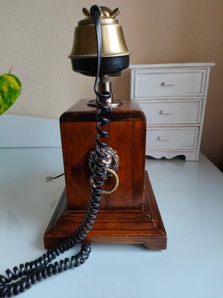 Teléfono vintage madera