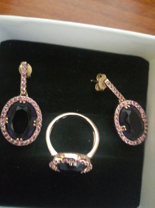Juego de pendientes y anillo 
