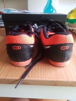 Zapatillas atletismo clavos num34 Kalenji