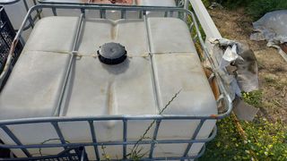Depositos de liquido de 1100ts