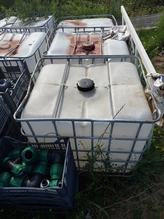Depositos de liquido de 1100ts