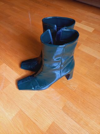 Botin Charol Verde Botella -Zara
