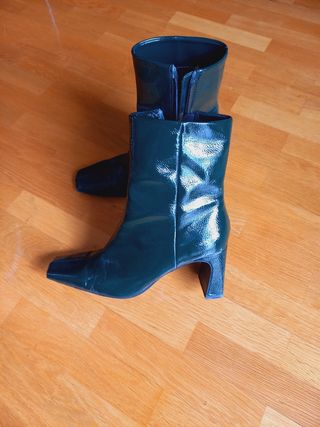 Botin Charol Verde Botella -Zara