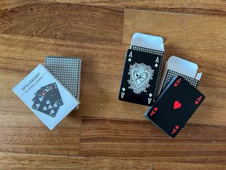 Collezione carte da gioco fondo nero