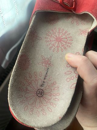 Sandalias rojas
