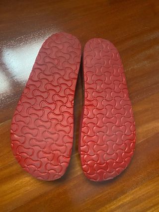 Sandalias rojas