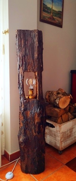 Lámpara de pie de madera