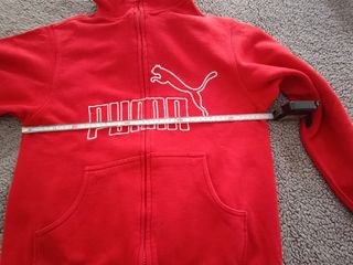 Chaqueta Puma roja con capucha 