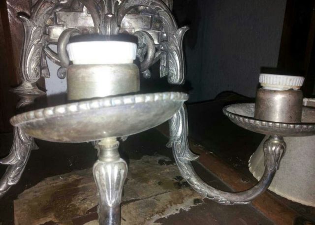 LÁMPARA-APLIQUE PARED DE 3 FOCOS PLATEADA Y ADORNA