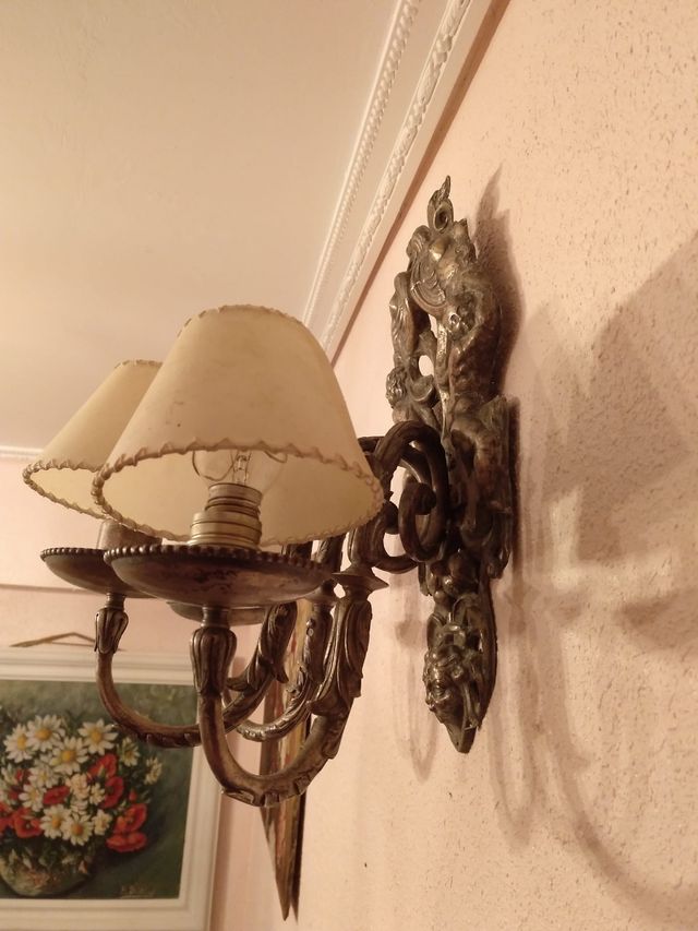 LÁMPARA-APLIQUE PARED DE 3 FOCOS PLATEADA Y ADORNA