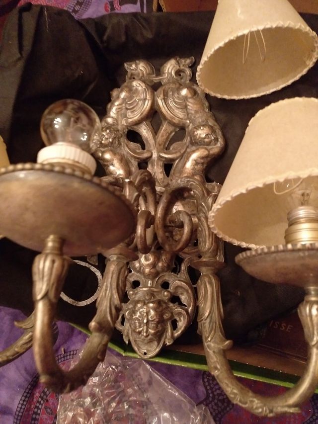 LÁMPARA-APLIQUE PARED DE 3 FOCOS PLATEADA Y ADORNA