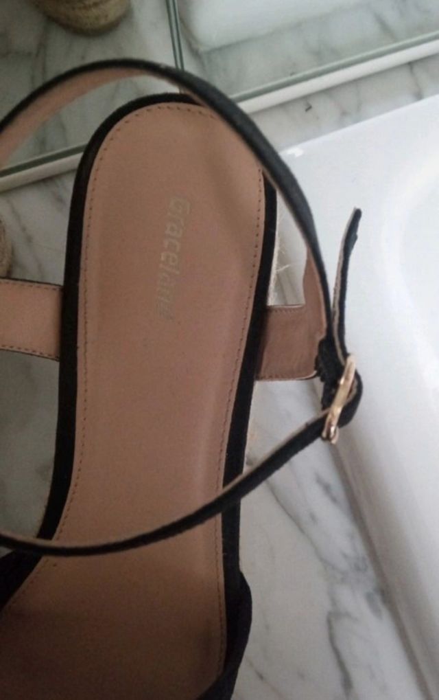 Scarpe nere zeppe e plateau