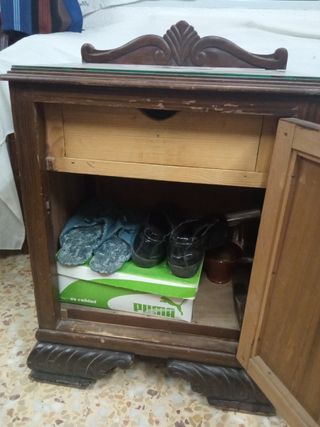 Dos Mesitas de noche antiguas x2