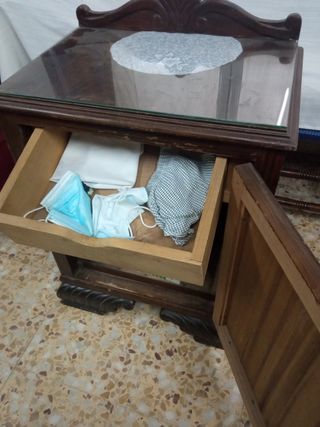 Dos Mesitas de noche antiguas x2