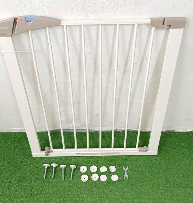 Barrera seguridad, 76 - 82cm, Munchkin Axis