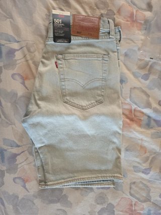 Levis
