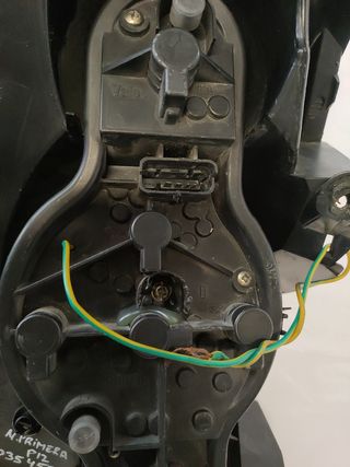 ✅PILOTO TRASERO DERECHO NISSAN PRIMERA II