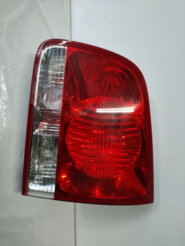 ✅PILOTO TRASERO DERECHO PORTON TOUAREG