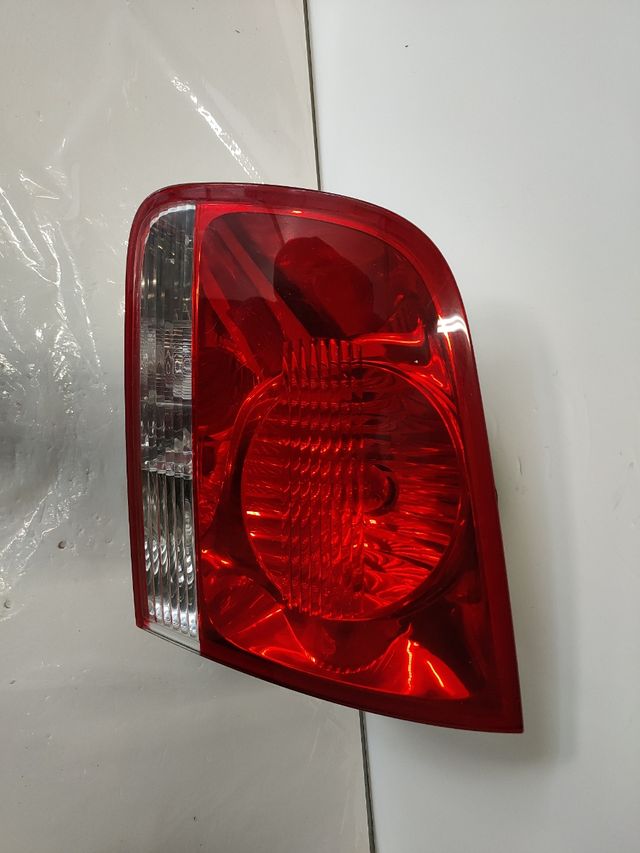 ✅PILOTO TRASERO DERECHO PORTON TOUAREG