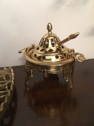 Precioso brasero,morteros y campanilla miniatura.