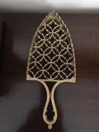 Precioso brasero,morteros y campanilla miniatura.