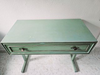 Mueble antiguo verde de madera