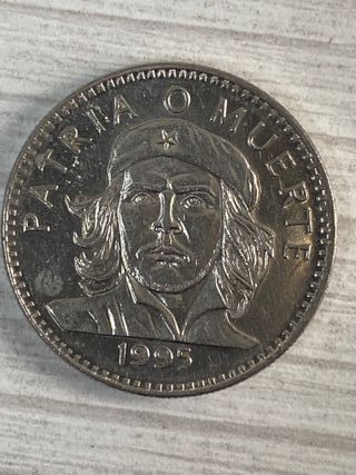 Moneda 3 pesos cubanos con la imagen  Che Guevara