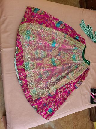 Traje de fallera de niña
En buen estado 