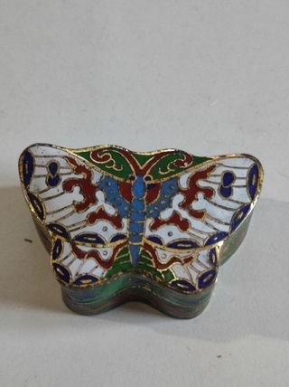 Antigua cajita china Cloisonne en forma mariposa
