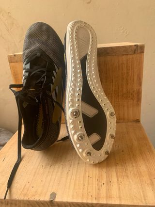 Deportivas clavos 40’5