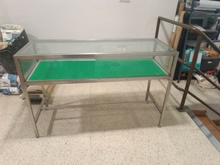 Mesa expositor recepción