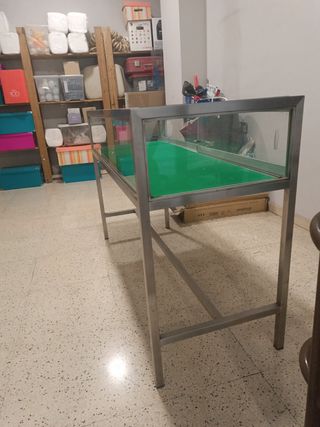 Mesa expositor recepción