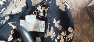 Falda midi de Mango 
