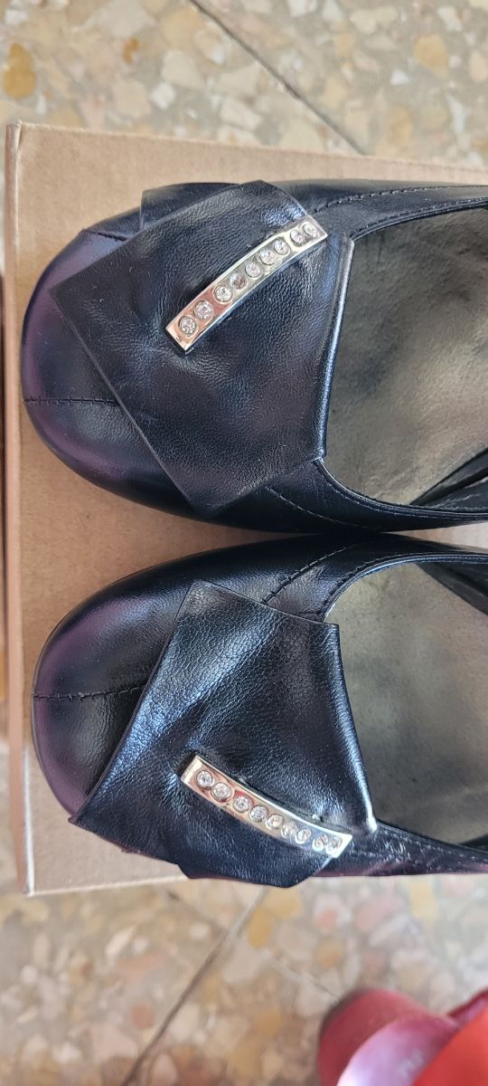 Zapatos de piel con tacón de 7,5cm. 38