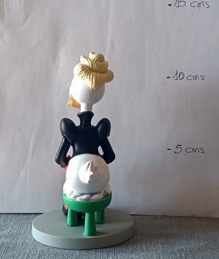 Abuela Pato Figura Disney 24 Hachette