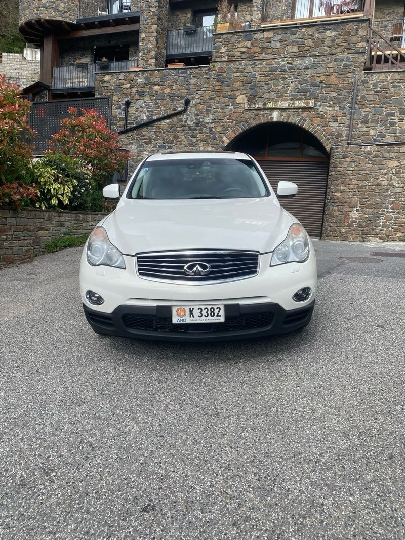 Infiniti EX30 2010 - foto 1