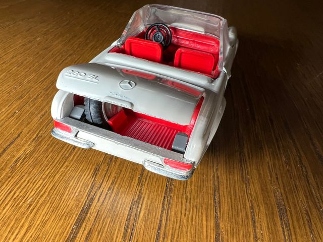 Mercedes 280 SL 1:43 Action Model One