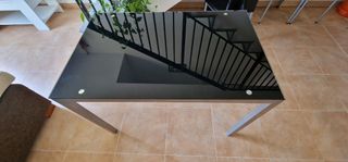 MESA DE CRISTAL NEGRA SEMINUEVA
