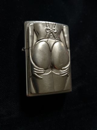 ZIPPO CHICA SEXY 