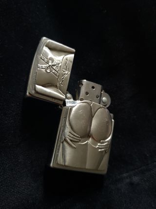 ZIPPO CHICA SEXY 