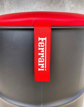 TABURETE FERRARI ESPECTACULAR EDICION LIMITADA