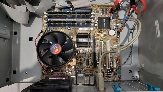 BEEP PC Intel Pentium IV 4 HT 3.4GHz