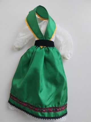 Irish Barbie Dotw Dolls Of The World Vintage dress