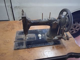Maquina de coser antigua