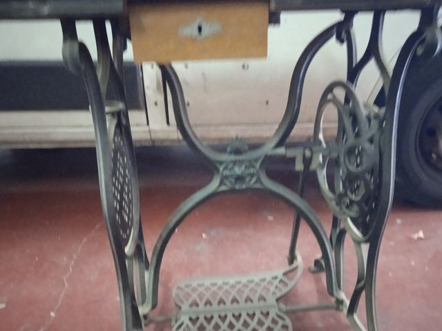 Maquina de coser antigua